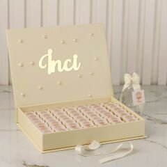 İnci Temalı Dikdörtgen Kutuda Kız Bebek Çikolatası