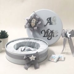 Ayıcık Temalı Baskılı Metal Kutuda Erkek Bebek Çikolatası