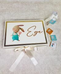 Tavşan Temalı Dikdörtgen Kutuda Erkek Bebek Çikolatası