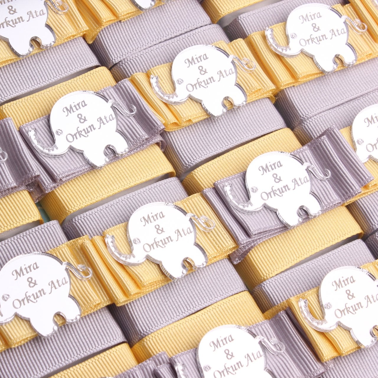 Fil  Temalı Standlı Kutuda Erkek Bebek Çikolatası