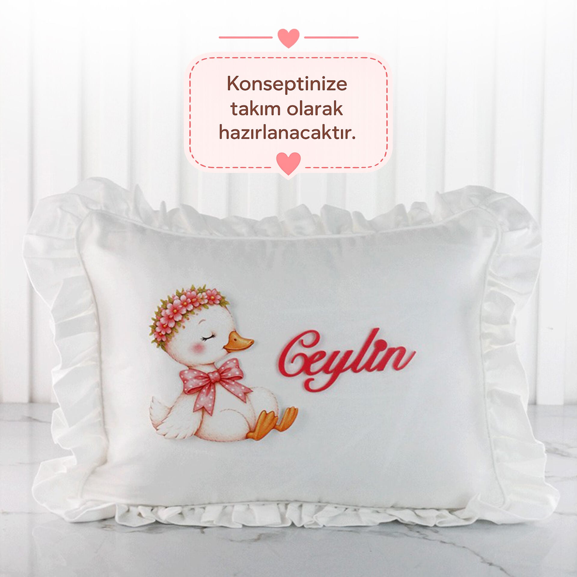 İsme Özel Kız Fırfırlı Bebek Takı Yastığı