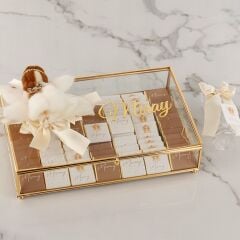 Peri Kızı Detaylı Cam Kutuda Kız Bebek Çikolatası