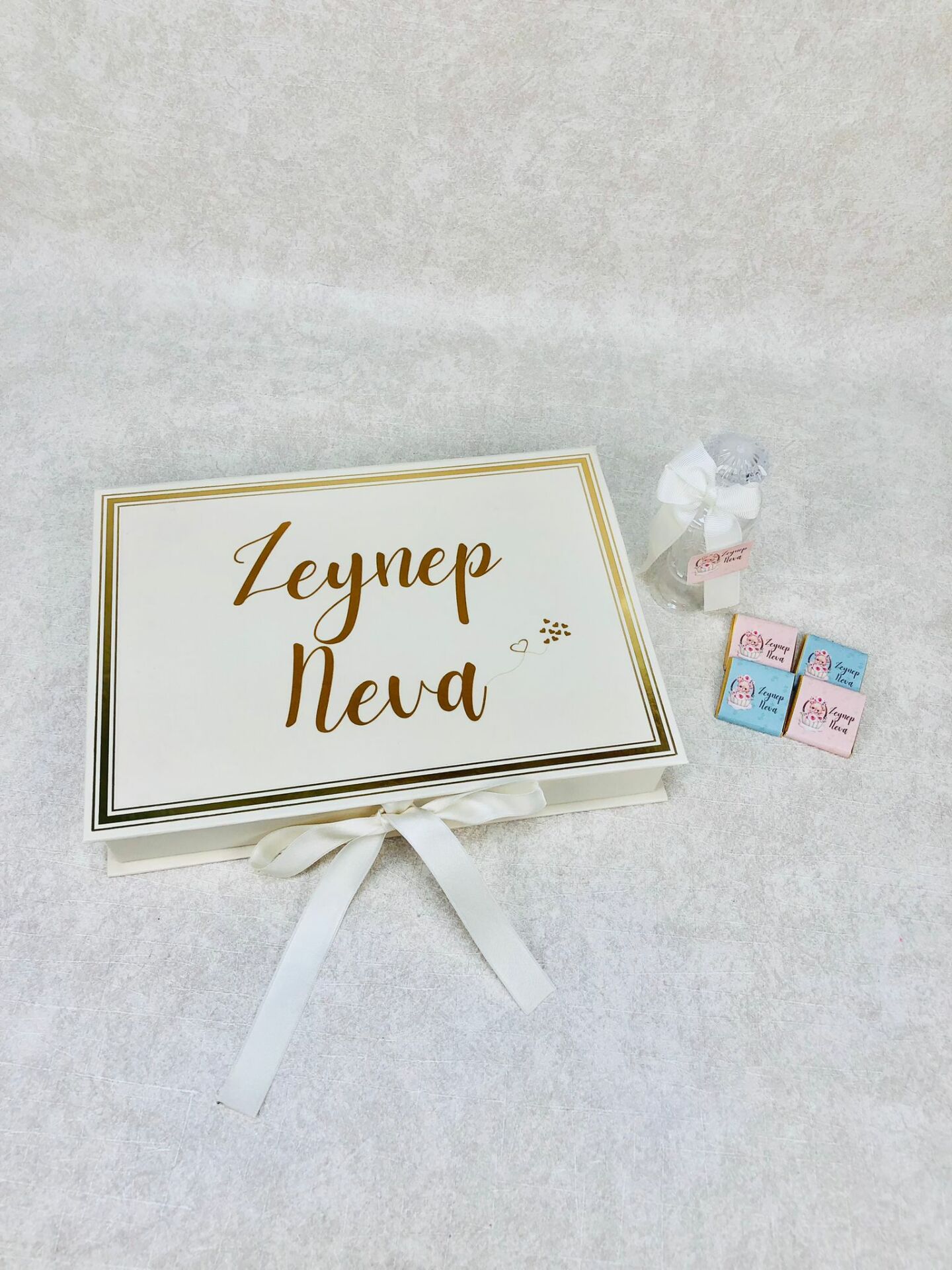 Ayıcık Temalı Dikdörtgen Kutuda Kız Bebek Çikolatası