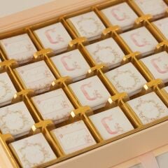 Çiçek Temalı Dikdörtgen Kutuda Kız Bebek Çikolatası