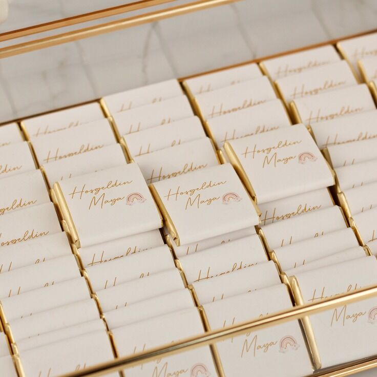 Peri Kızı Detaylı Cam Kutuda Kız Bebek Çikolatası