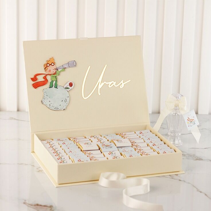 Küçük Prens Temalı Dikdörtgen Kutuda Erkek Bebek Çikolatası