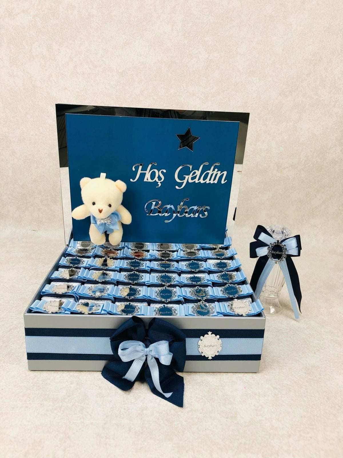 Ayıcık Temalı Standlı Kutuda Erkek Bebek Çikolatası