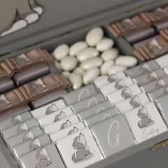 Kurt Temalı Ahşap Kutuda Erkek Bebek Çikolatası