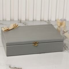 Kurt Temalı Ahşap Kutuda Erkek Bebek Çikolatası