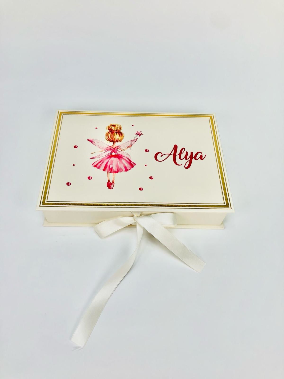 Peri Temalı Dikdörtgen Kutuda Kız Bebek Çikolatası