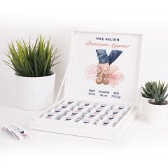 Aile Temalı Karton Kutuda Kız Bebek Çikolatası