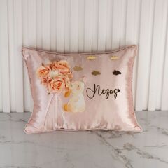 Tavşan Temalı Kutuda Çikolata, Metal Mum, Kartlı Pleksi Magnet, Silindir Kutuda Ayıcıklı Anahtarlık ve Takı Yastığı Seti