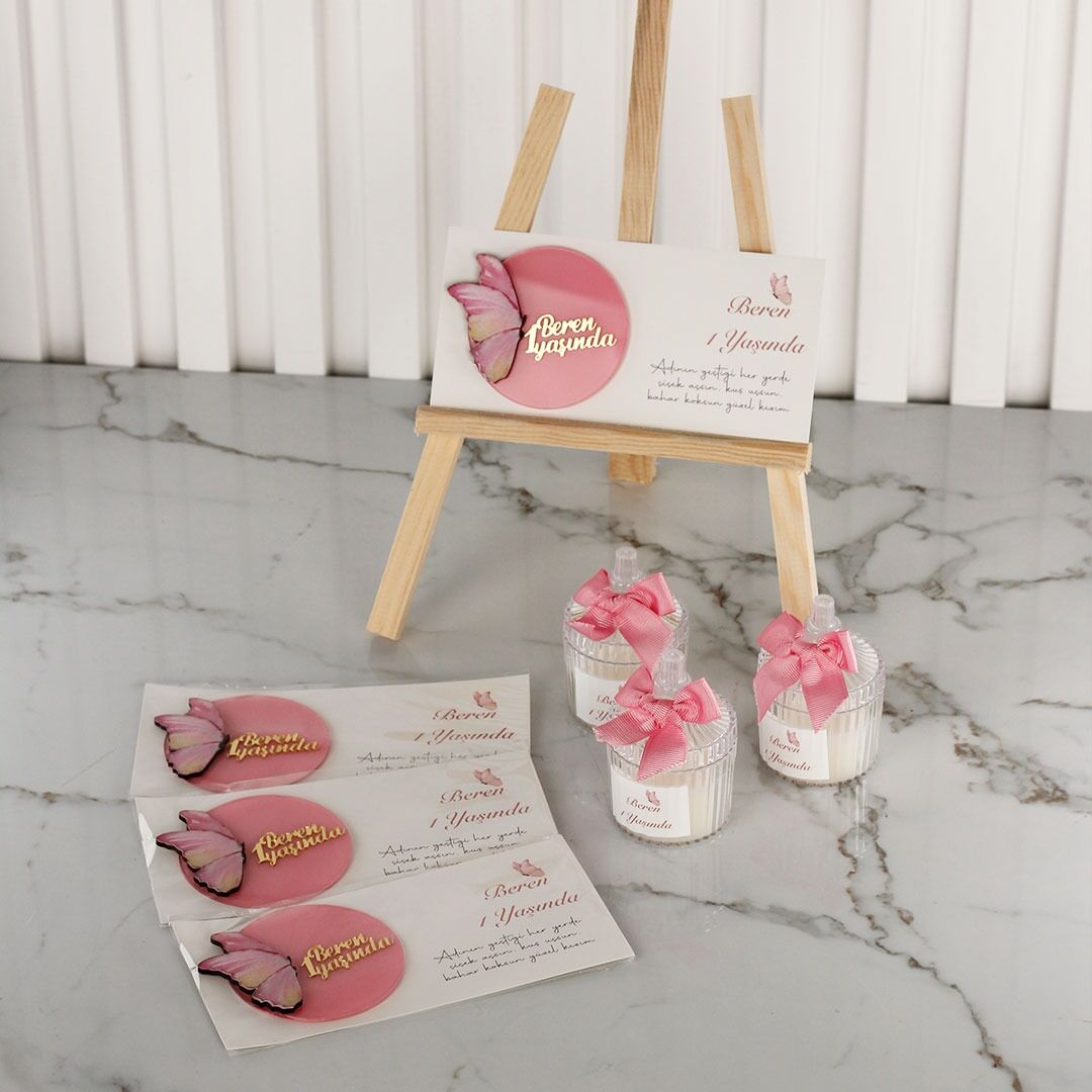 Kelebek Temalı Kız Bebek Kartlı Pleksi Magnet ve Mika Mum