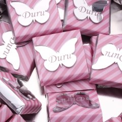 Kelebek Temalı Baskılı Metal Kutuda Kız Bebek Çikolatası