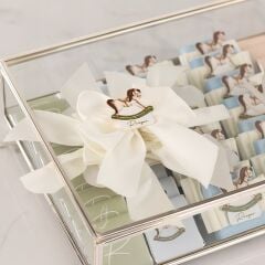 Atlı Karınca Temalı Cam Kutuda Erkek Bebek Çikolatası