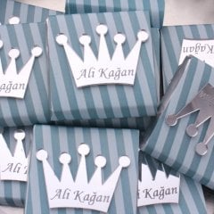 Taç Temalı Baskılı Metal Kutuda Erkek Bebek Çikolatası