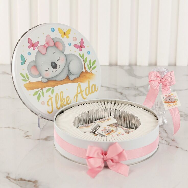 Koala Temalı Baskılı Metal Kutuda Kız Bebek Çikolatası