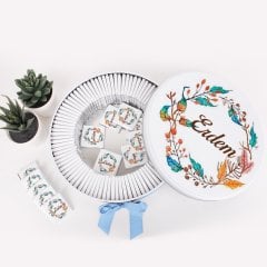 Çiçek Temalı Baskılı Metal Kutuda Erkek Bebek Çikolatası