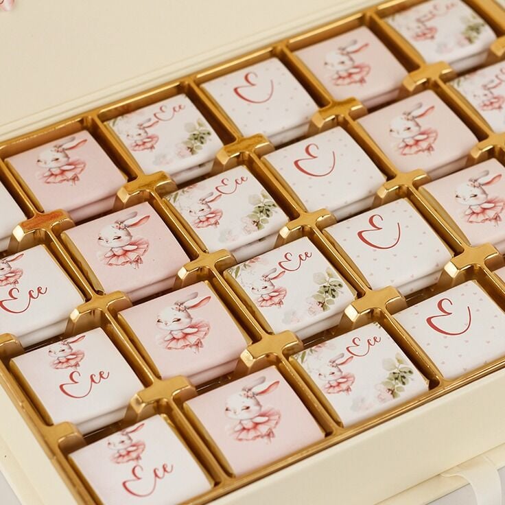 Tavşan Temalı Dikdörtgen Kutuda Kız Bebek Çikolatası