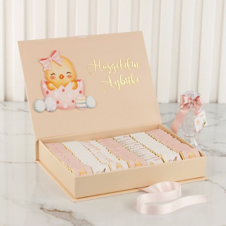 Civciv Temalı Dikdörtgen Kutuda Kız Bebek Çikolatası