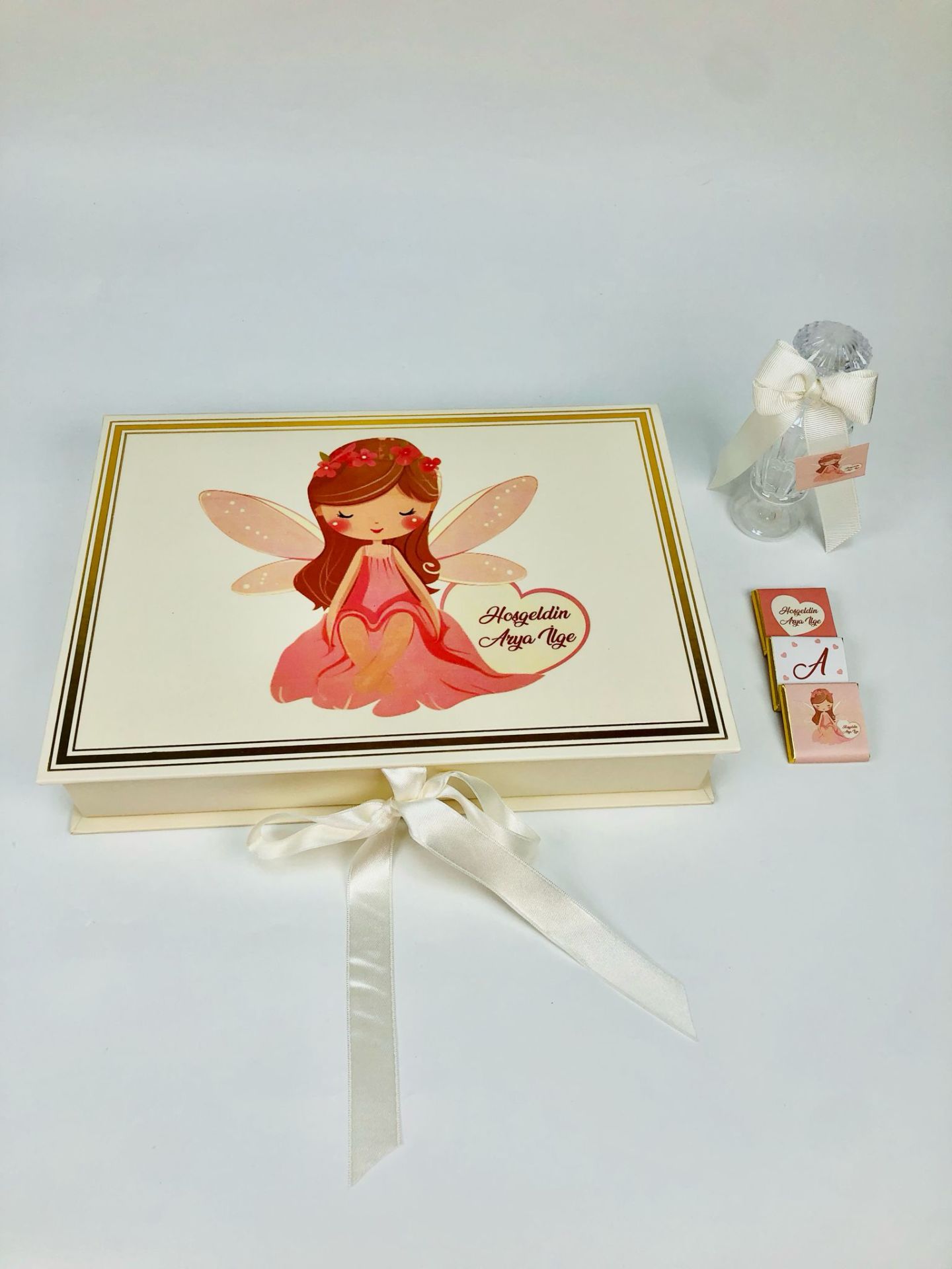 Melek Temalı Dikdörtgen Kutuda Kız Bebek Çikolatası