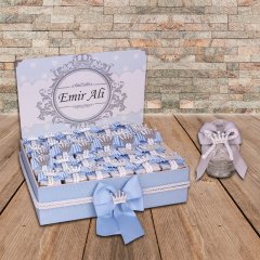 Taç  Temalı Standlı Kutuda Erkek Bebek Çikolatası