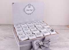 Taç  Temalı Standlı Kutuda Erkek Bebek Çikolatası