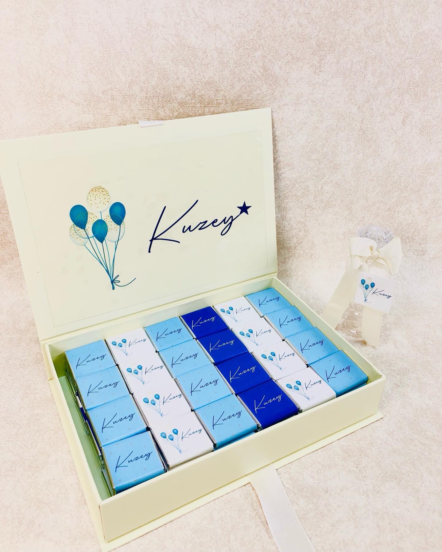 Balon Temalı Dikdörtgen Kutuda Erkek Bebek Çikolatası