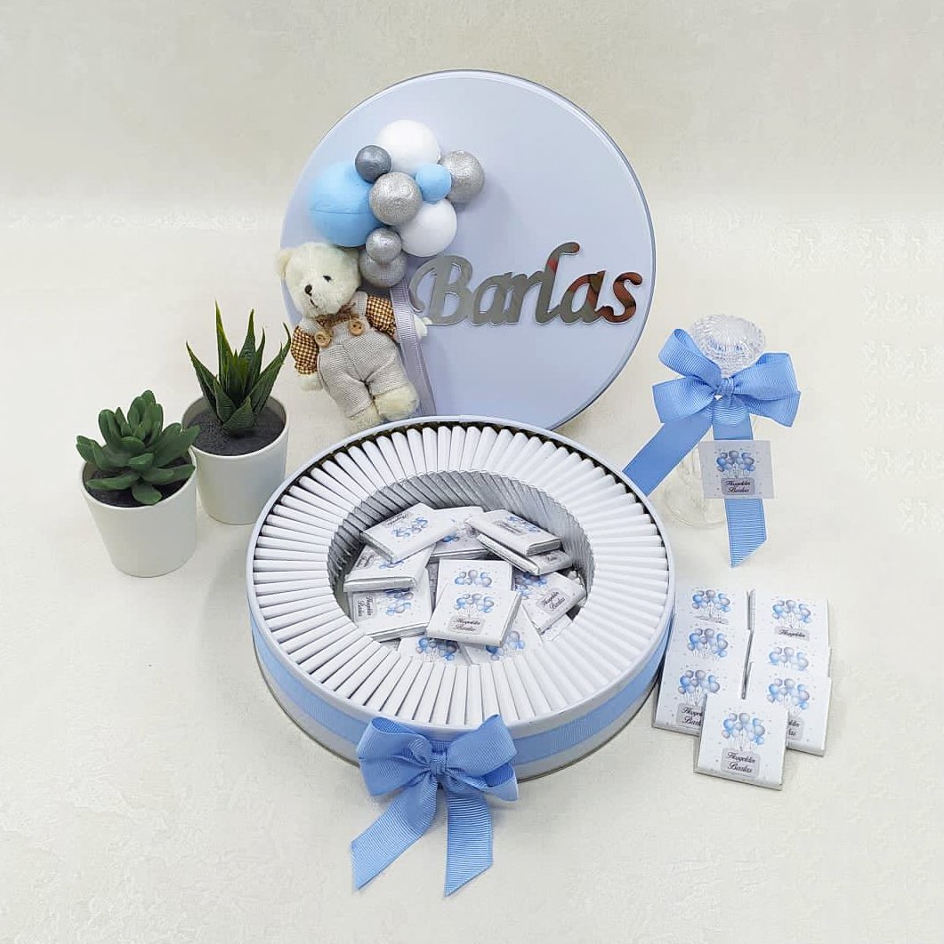 Ayıcık Temalı Baskılı Metal Kutuda Erkek Bebek Çikolatası