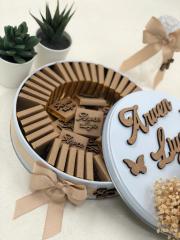 Ayıcık Temalı Metal Kutuda Kız Bebek Çikolatası