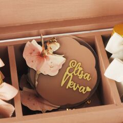 Balerin Temalı Ahşap Kutuda Çikolata, Mini Kolonya Şişesi, Pleksi Magnet ve Takı Yastığı