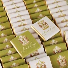 Atlı Karınca Temalı Kutuda Çikolata, Kartlı Pleksi Magnet, Mini Kolonya Şişesi ve Çerçeveli Kapı Süsü