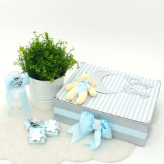 Ayıcık Temalı Standlı Kutuda Erkek Bebek Çikolatası